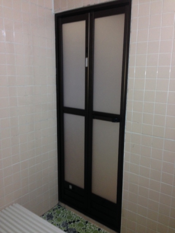 【上田中之条店】浴室出入り口ドア取り替えました！（上田市Ｙ様邸）